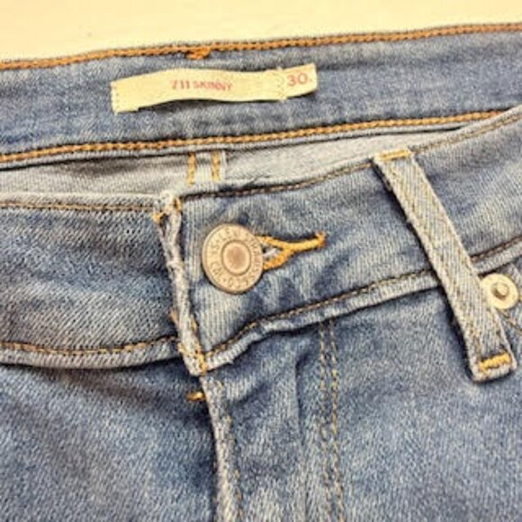 Distressed, Levi’s 711 Skinny Jeans | Grommet Detail Light Wash Raw Hem |Size 30 - Picture 3 of 10